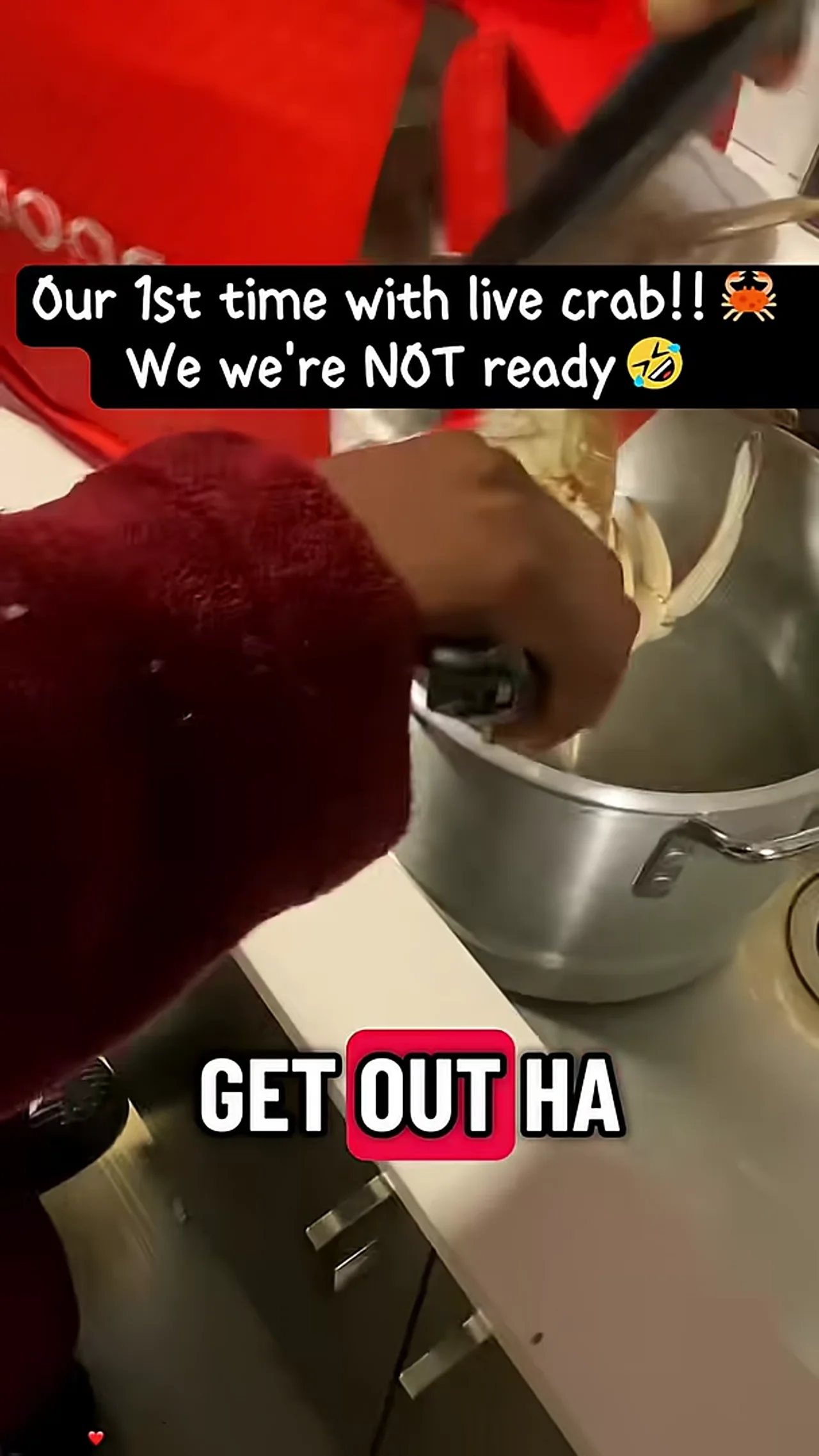 Kitchen Fail: The Crab Strikes Back 😂💥🦀#CookingFail#CrabFail#FunnyCooking#ChefFails#usa